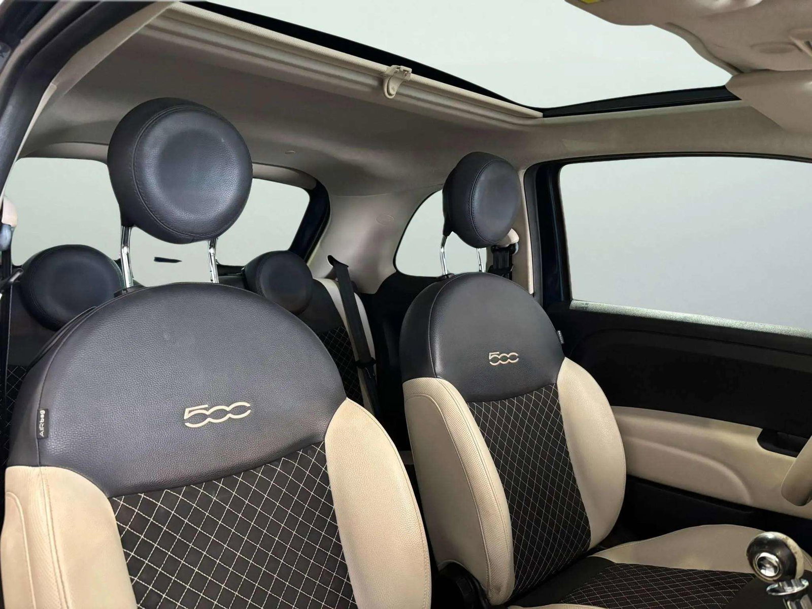 https://cdn-flexicar.caraffinity.it/public_appraisal_images_pro/images/stock/275991/OkIx6PFwsc__WhatsApp Image 2026-08-20 at 16.55.46 (1).jpg